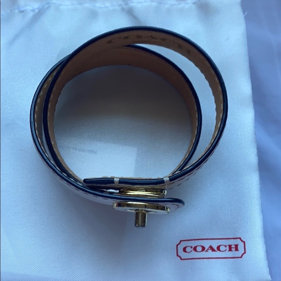 Coach turn lock double wrap white bracelet - Picture 2 of 9